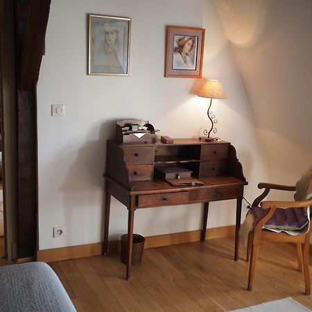 Hotel Manoir Du Rouvre Mettray Zimmer foto