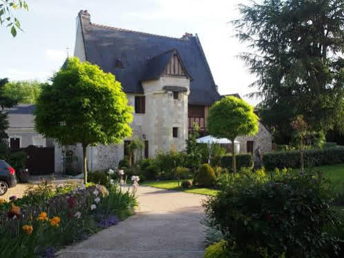 Hotel Manoir Du Rouvre Mettray Exterior foto